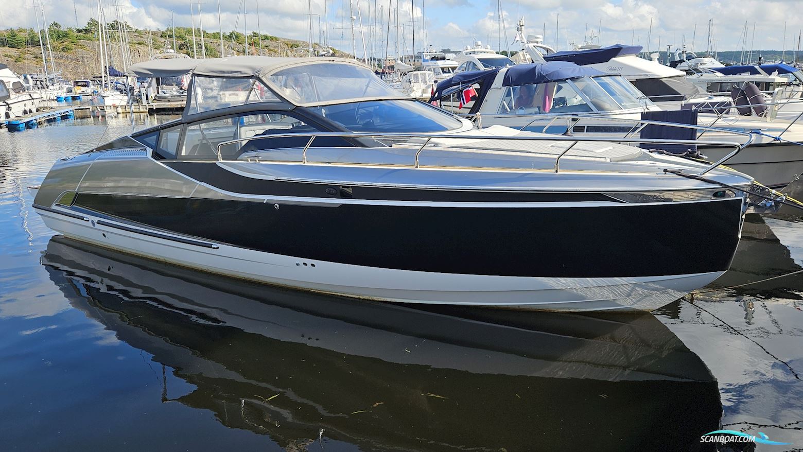 Fairline F//Line 33 Motorbåt 2020, med Volvopenta D3 motor, Sverige