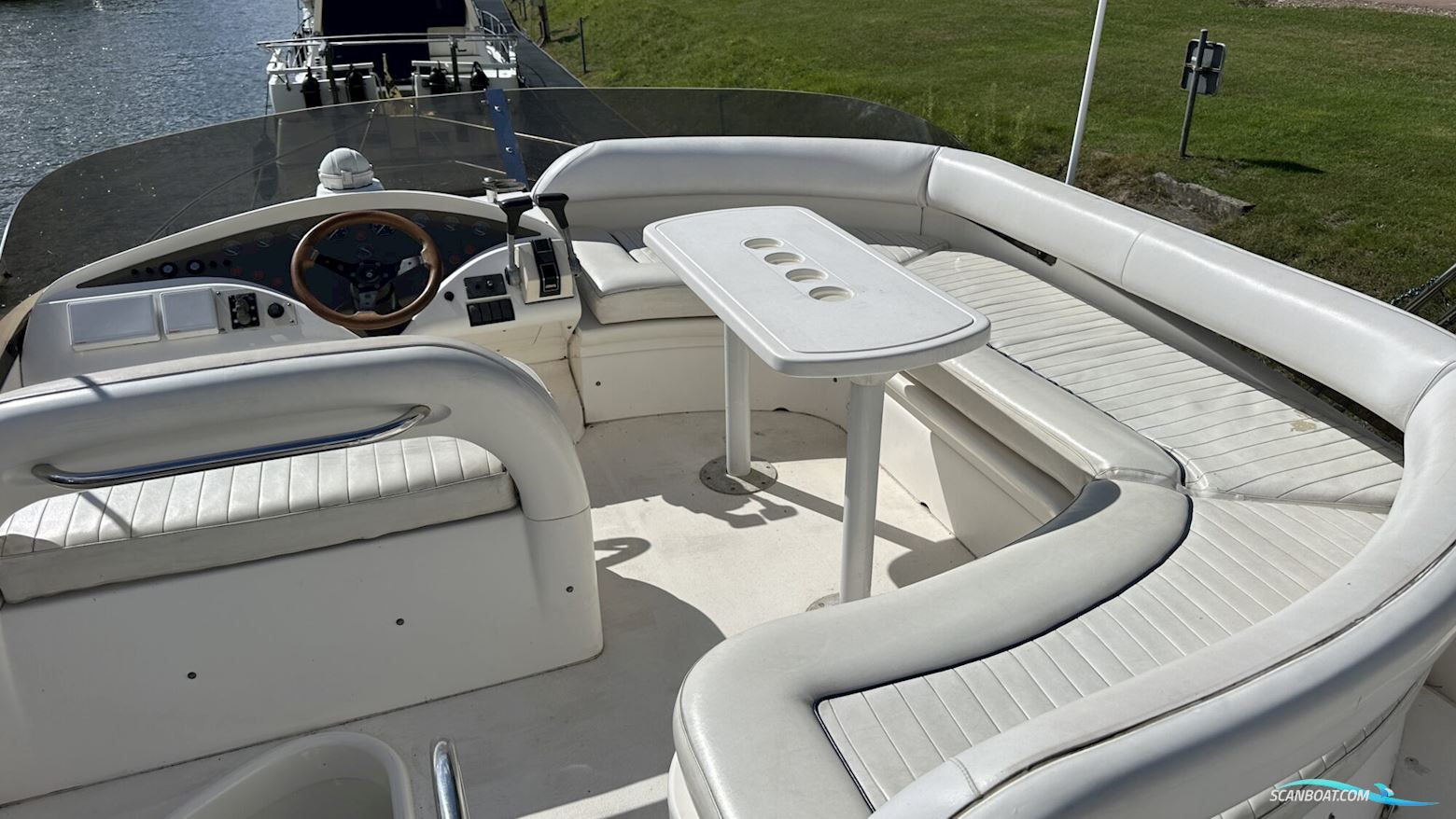 Fairline Phantom 40 Flybridge