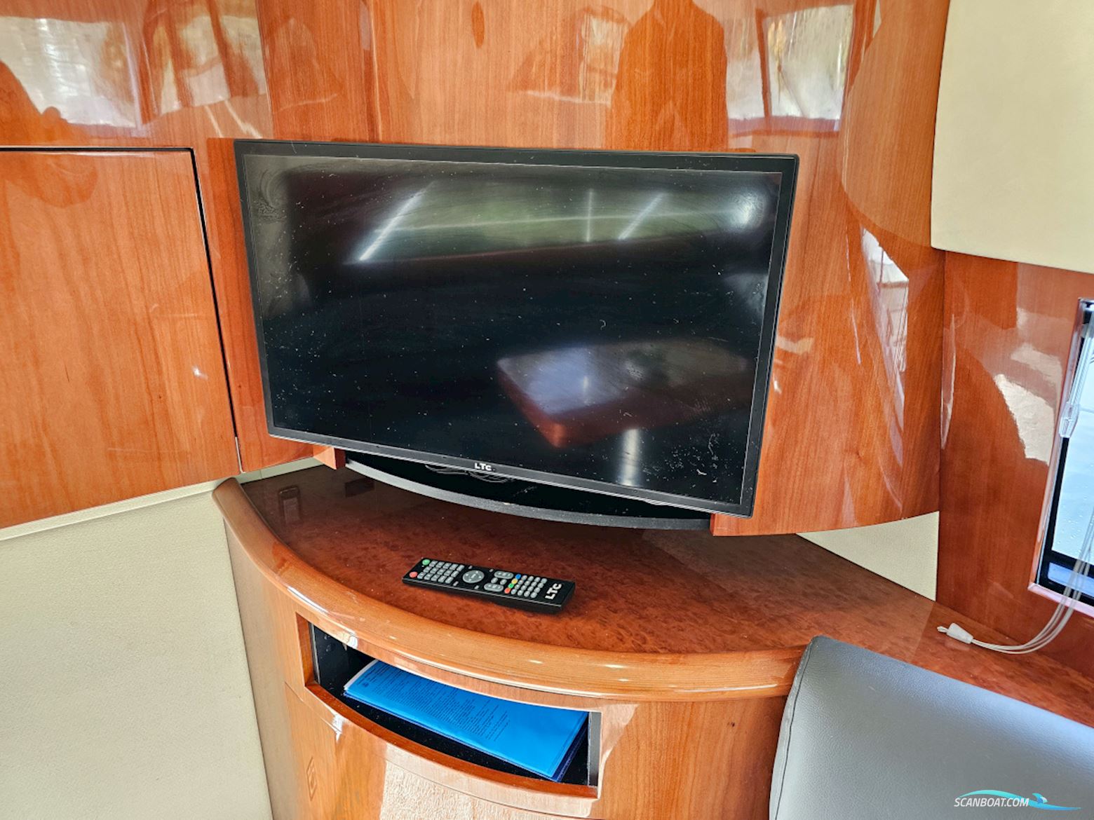 Fairline Phantom 40 Volvo Penta D6-370 EVC