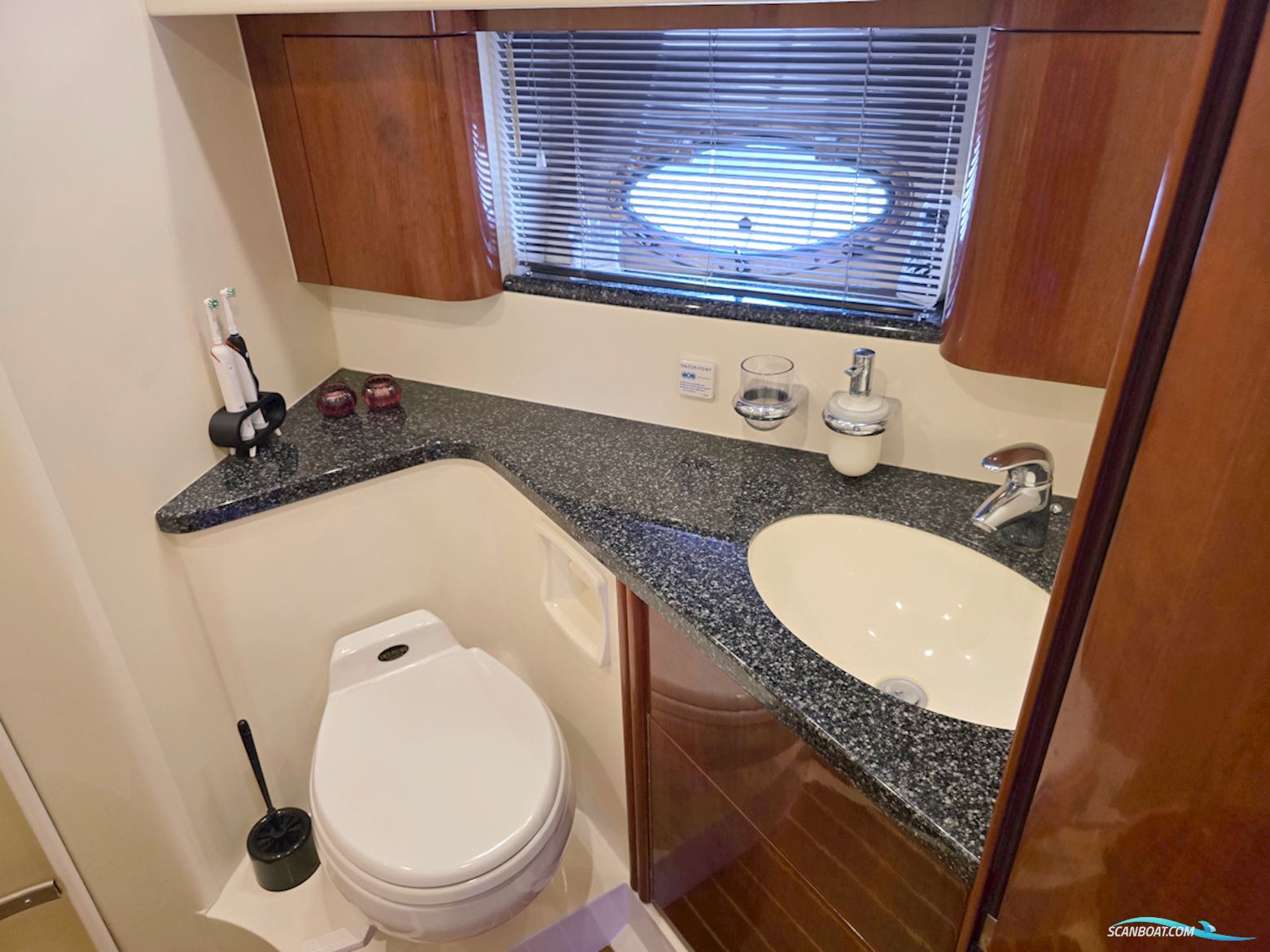 Fairline Phantom 43 Volvo Penta Tamd 74P-A