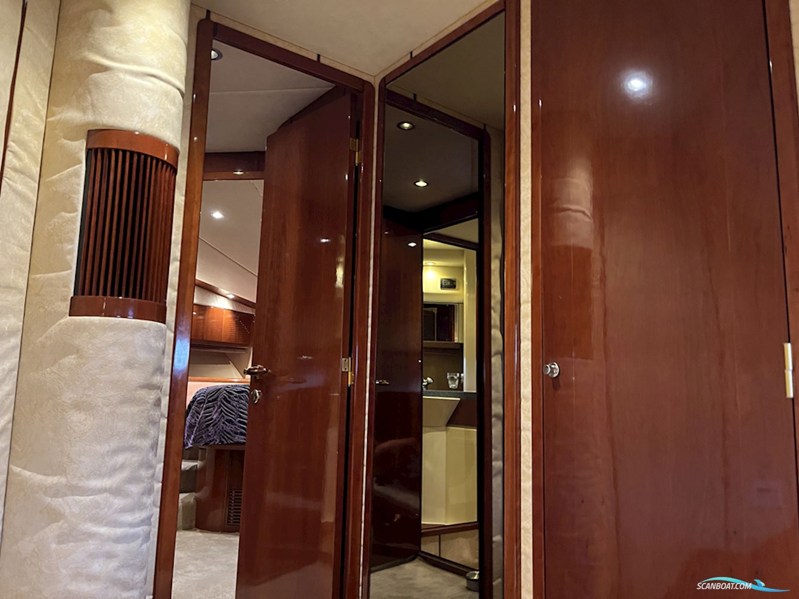 Fairline Squadron 55