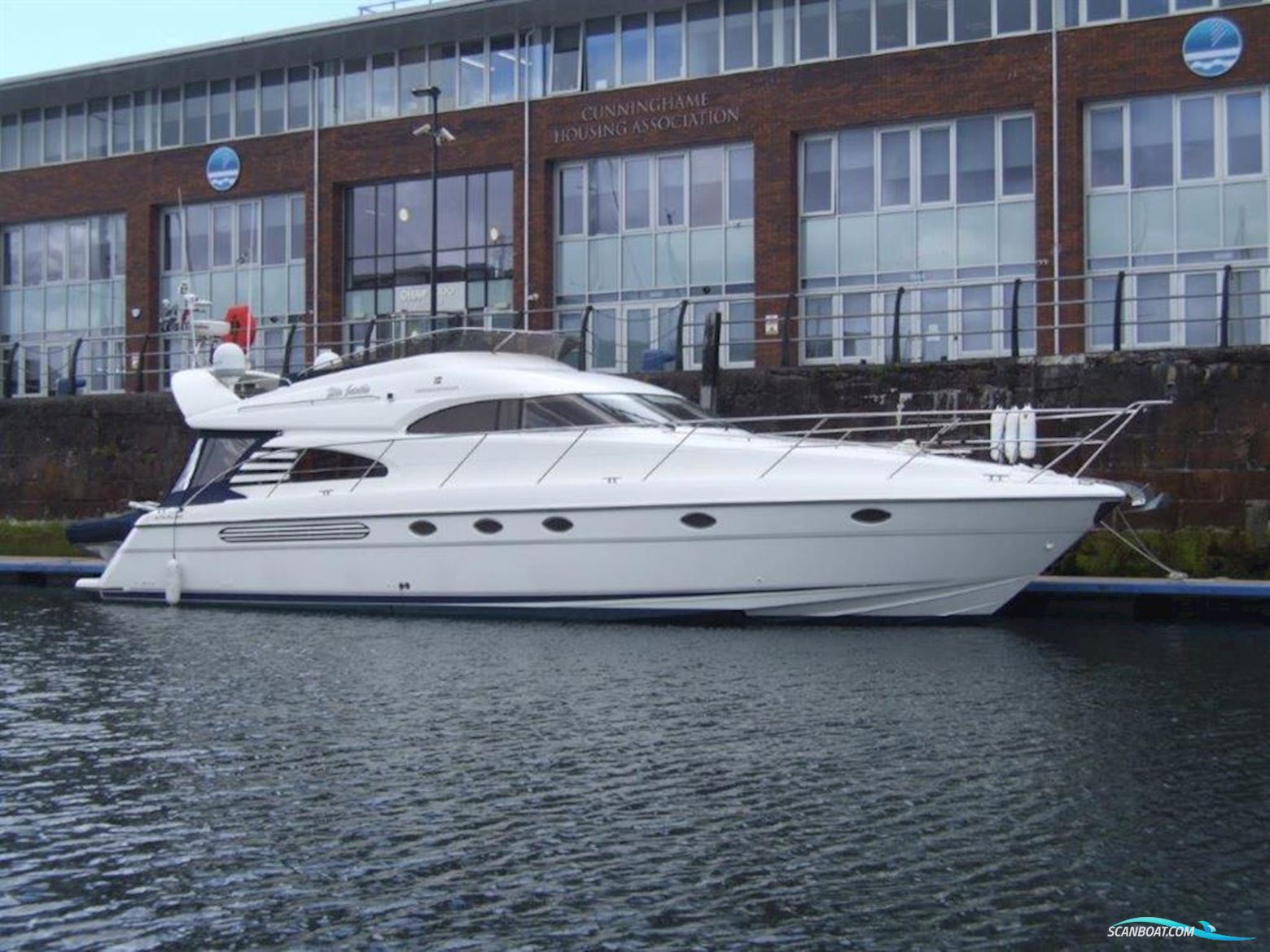 Fairline Squadron 55 Motorbåt 2001, med Volvo Penta  D12 motor, England