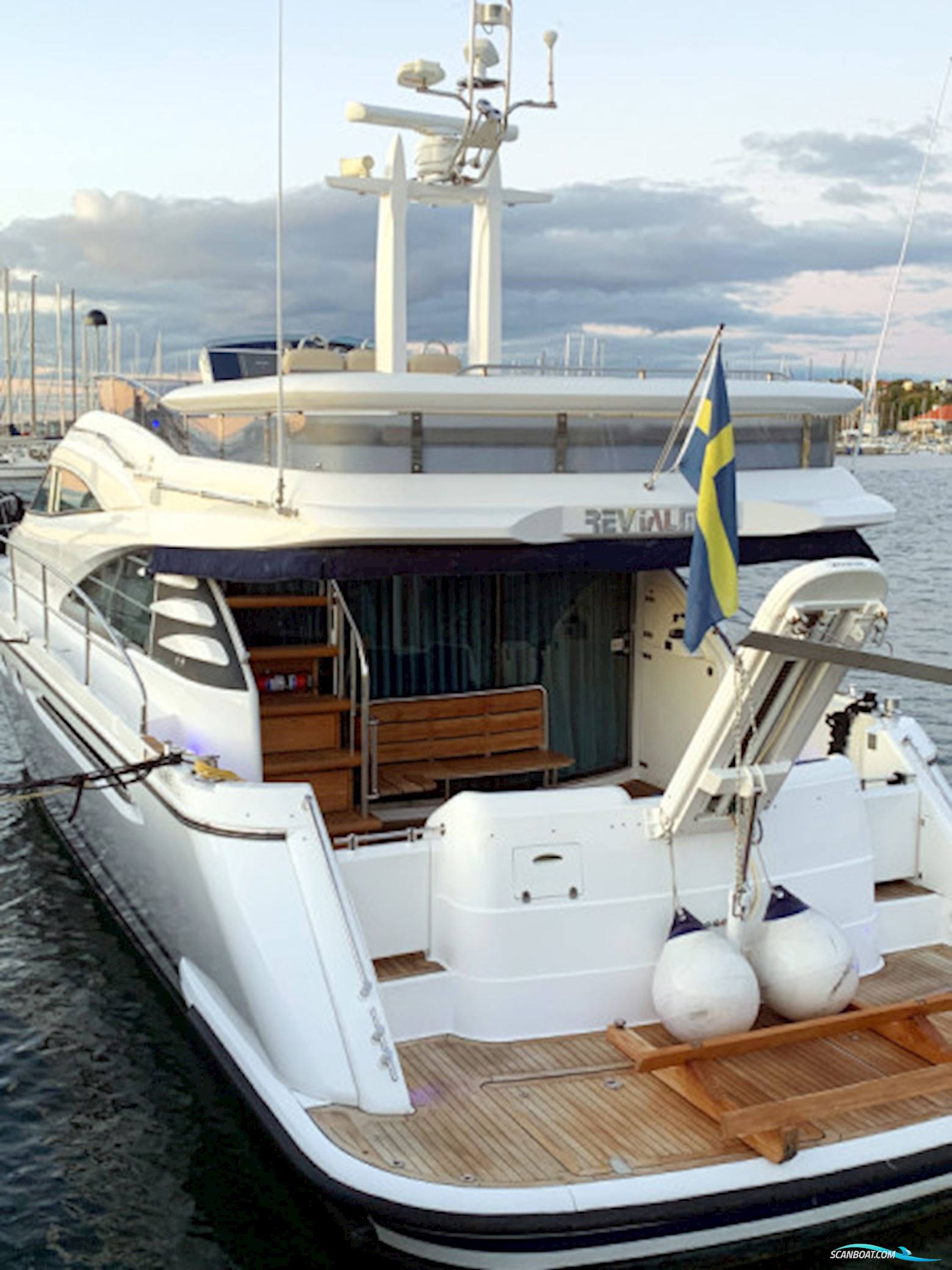 Fairline Squadron 58 Fly