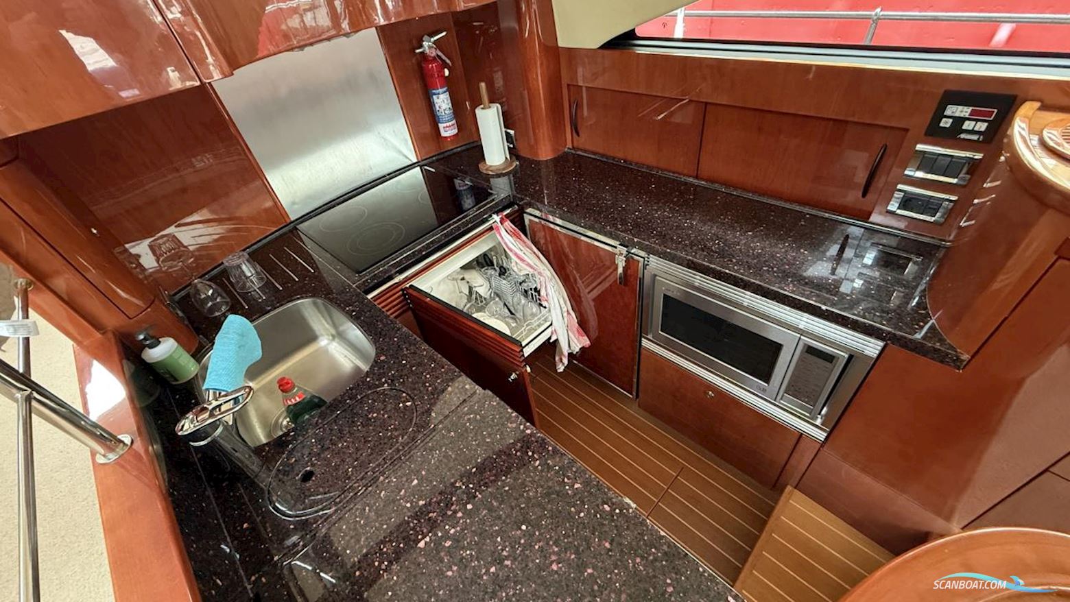 Fairline SQUADRON 58