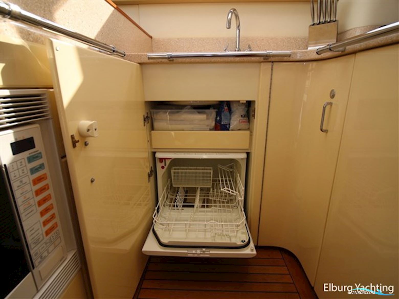 Fairline Squadron 59