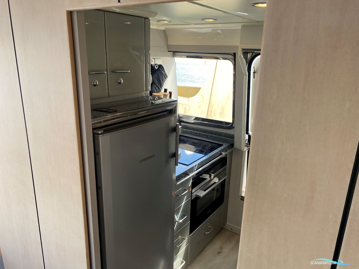 Fairline Squadron 65