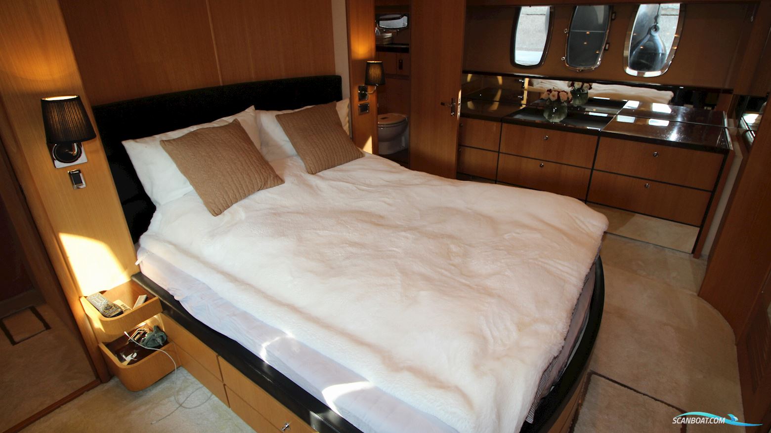 Fairline Squadron 70