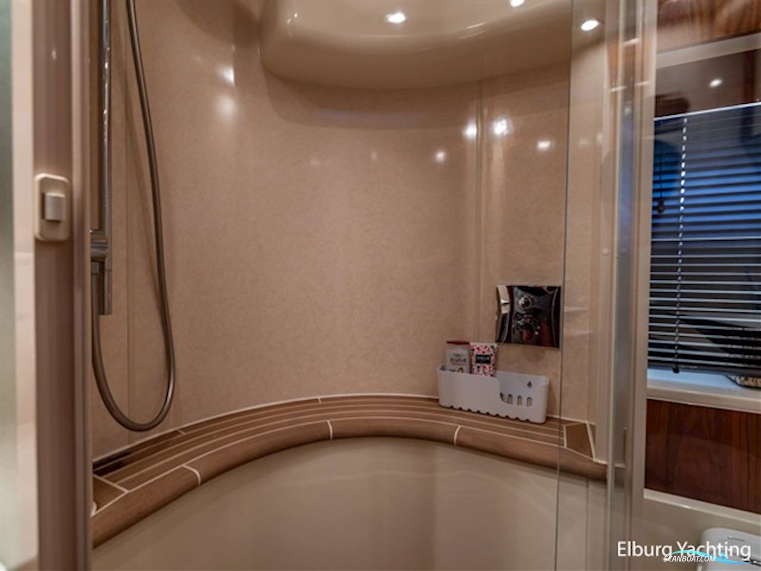 Fairline Squadron 70