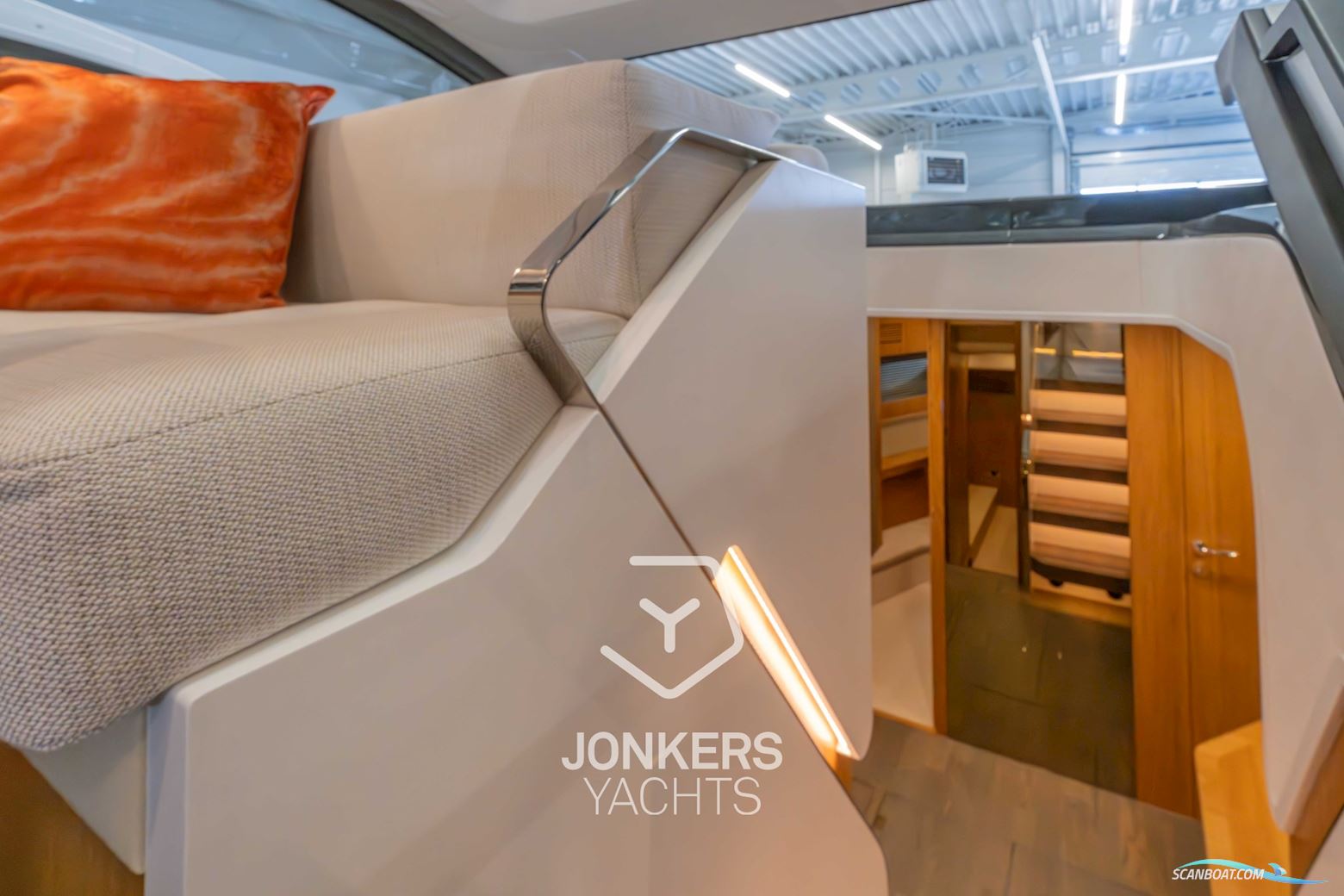 Fairline Targa 45 GT- MODEL 2025 WITH OAK SATIN TIMBER