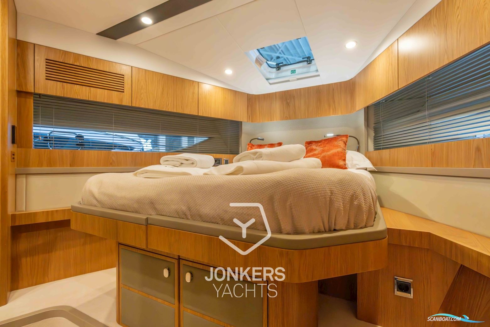 Fairline Targa 45 GT- MODEL 2025 WITH OAK SATIN TIMBER