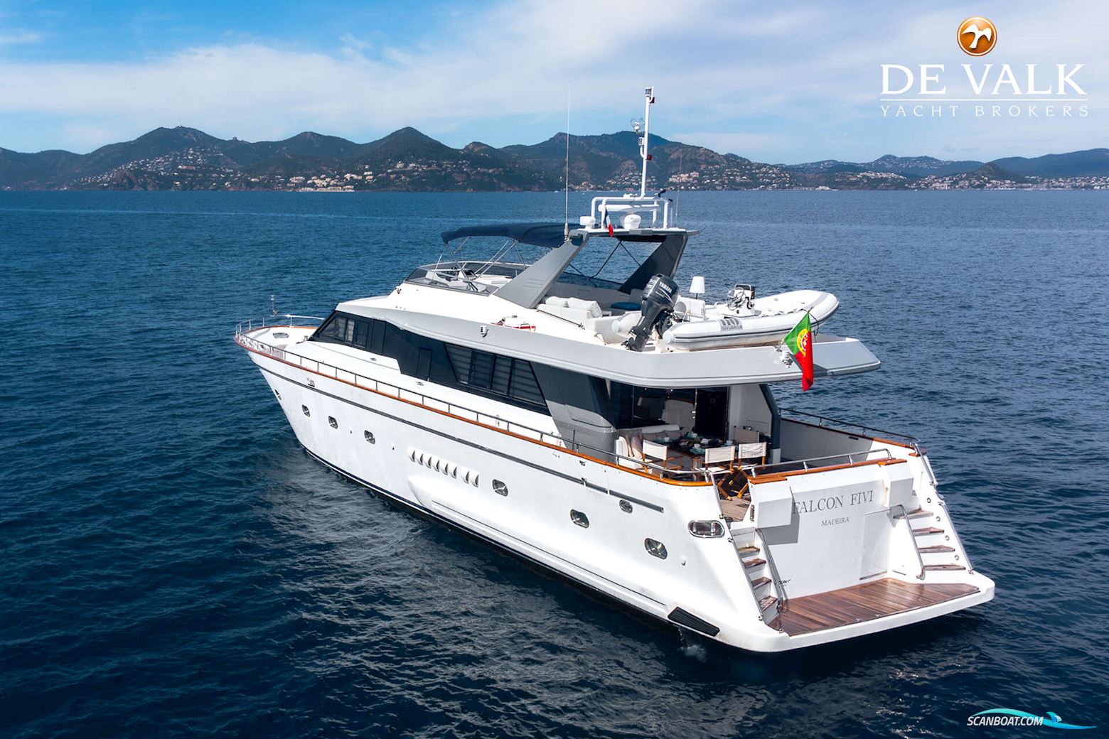 Falcon 82