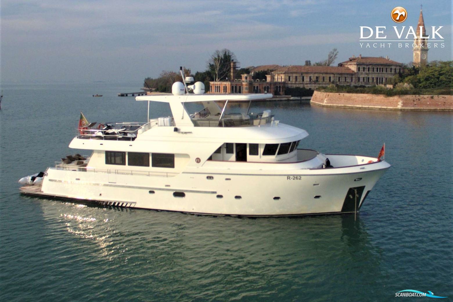 Favaro Yachts Explorer 76 Motorbåt 2015, med John Deere motor, Italien