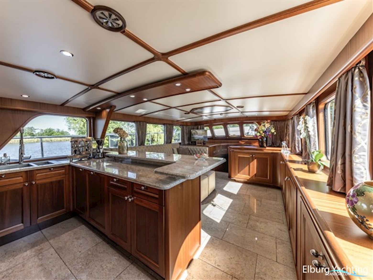 Feadship Classic 80ft - MY Spirit of Freedom