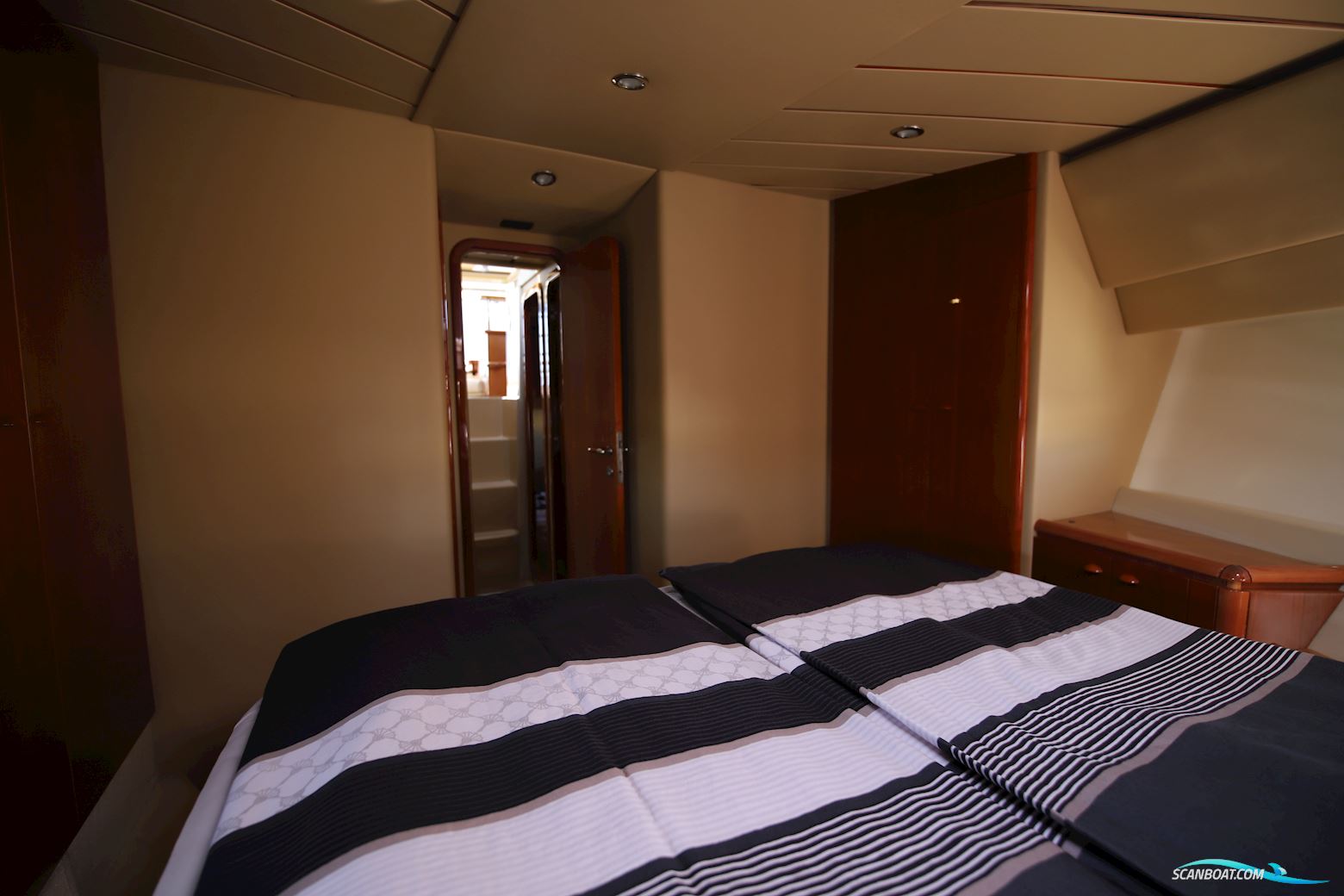 Ferretti 480