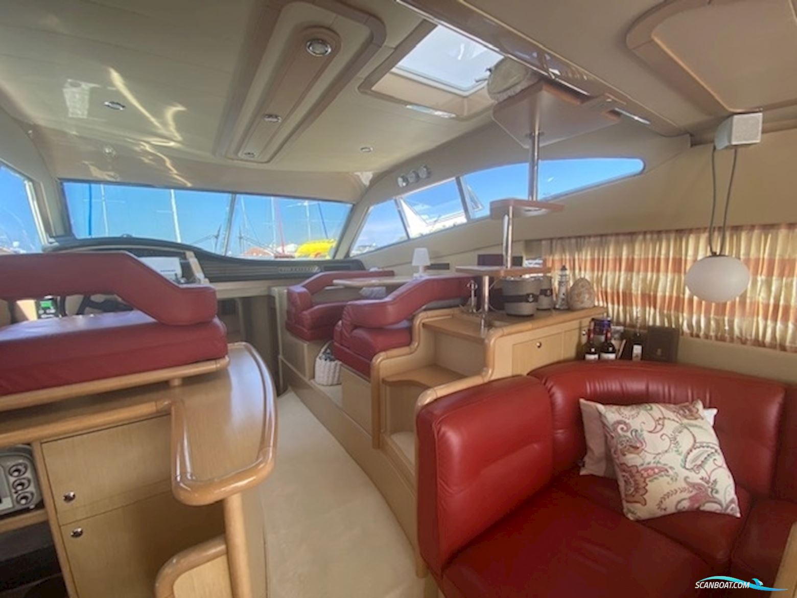 Ferretti 530
