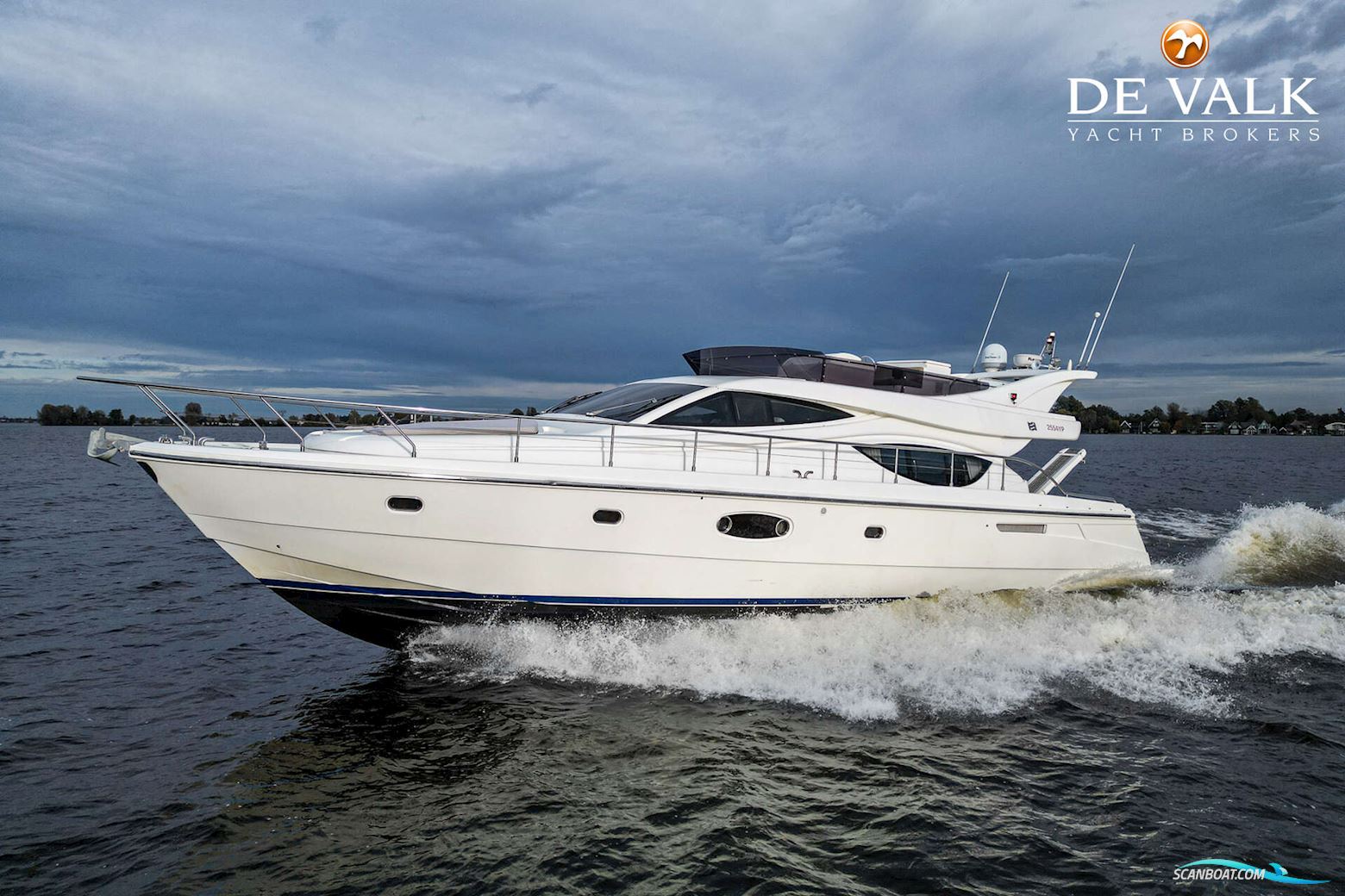 Ferretti 550