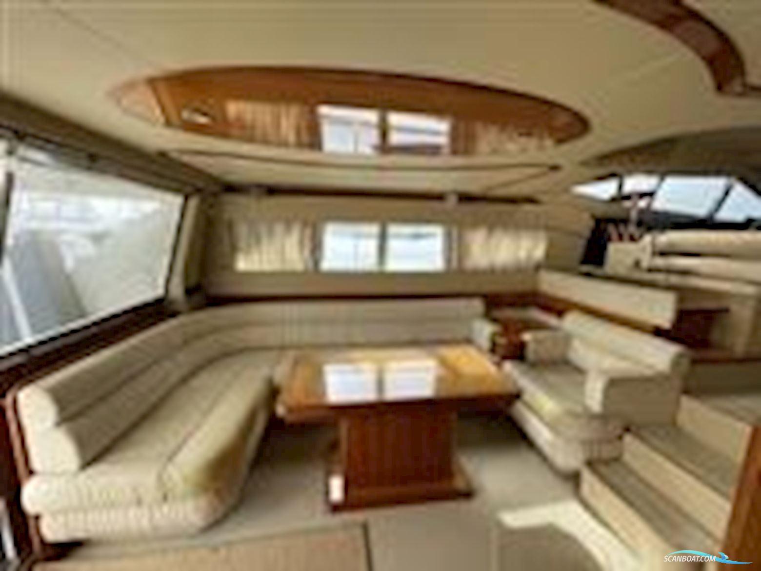Ferretti 590
