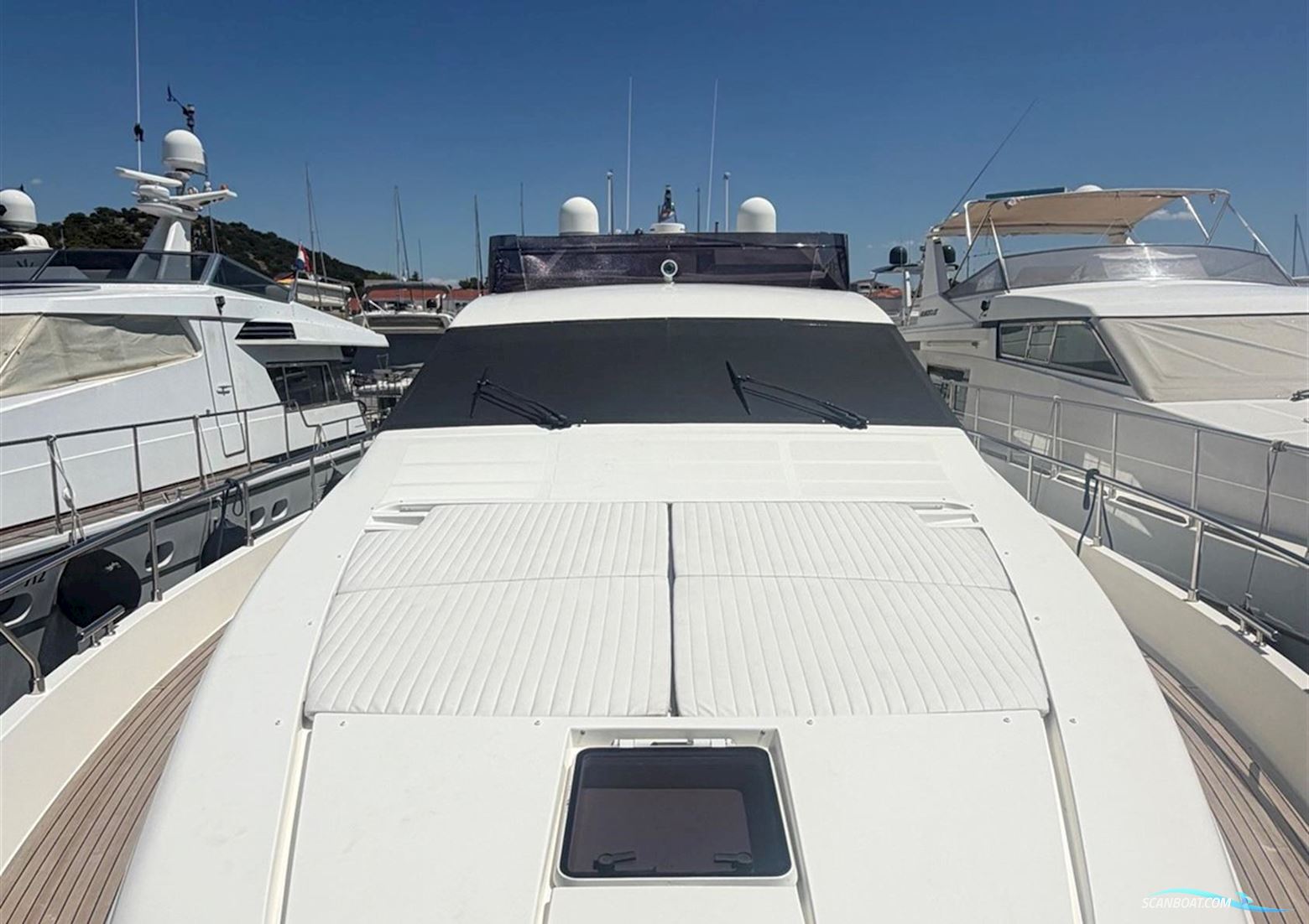 Ferretti 68