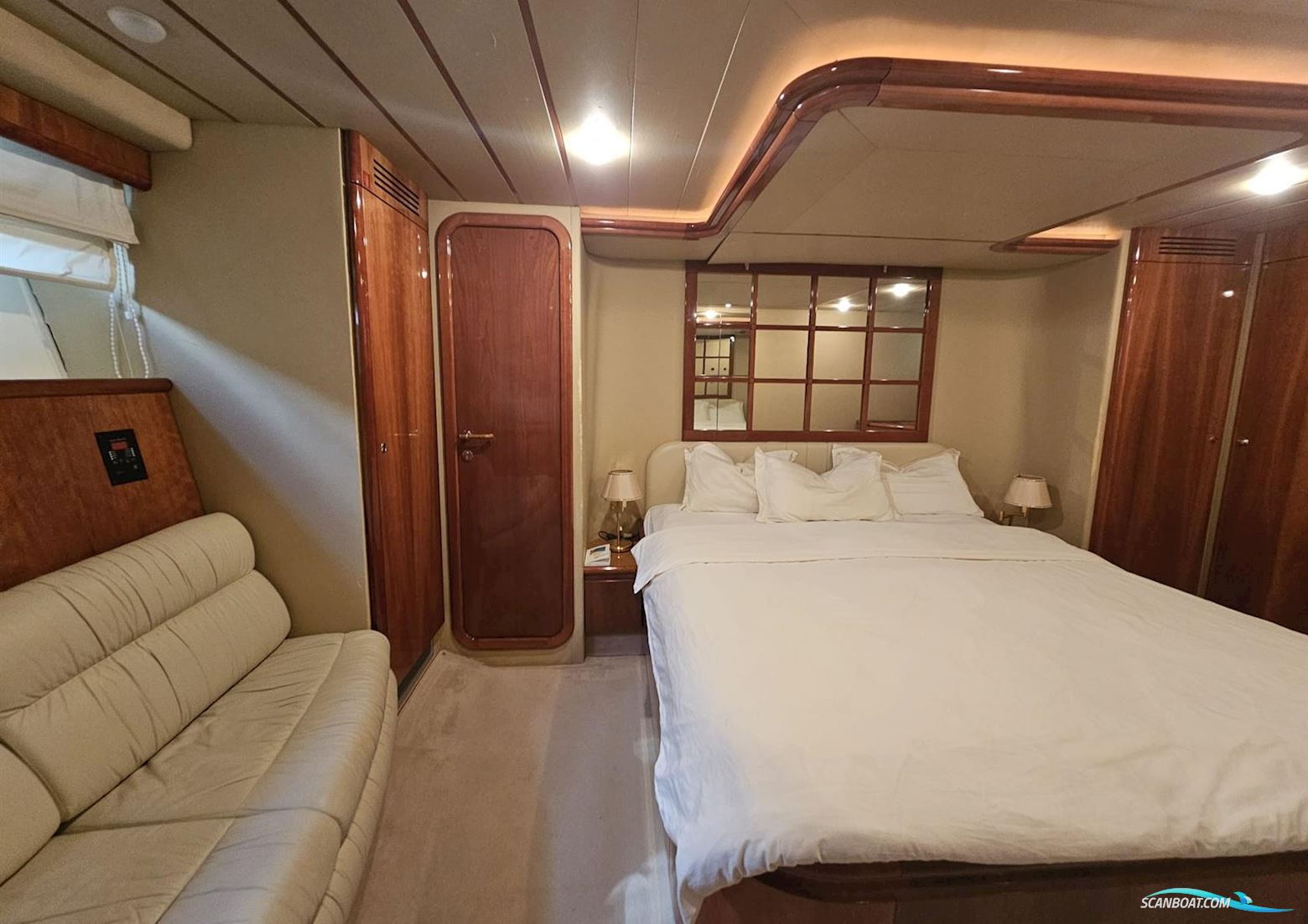 Ferretti 68