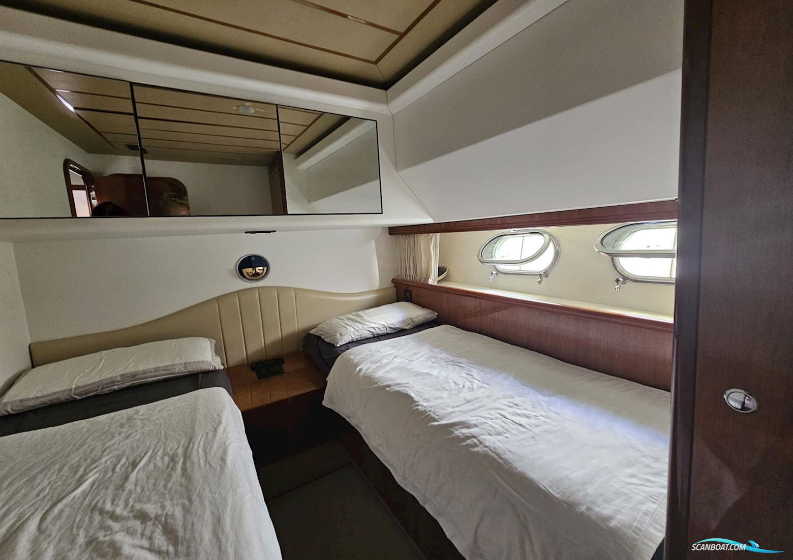 Ferretti 68