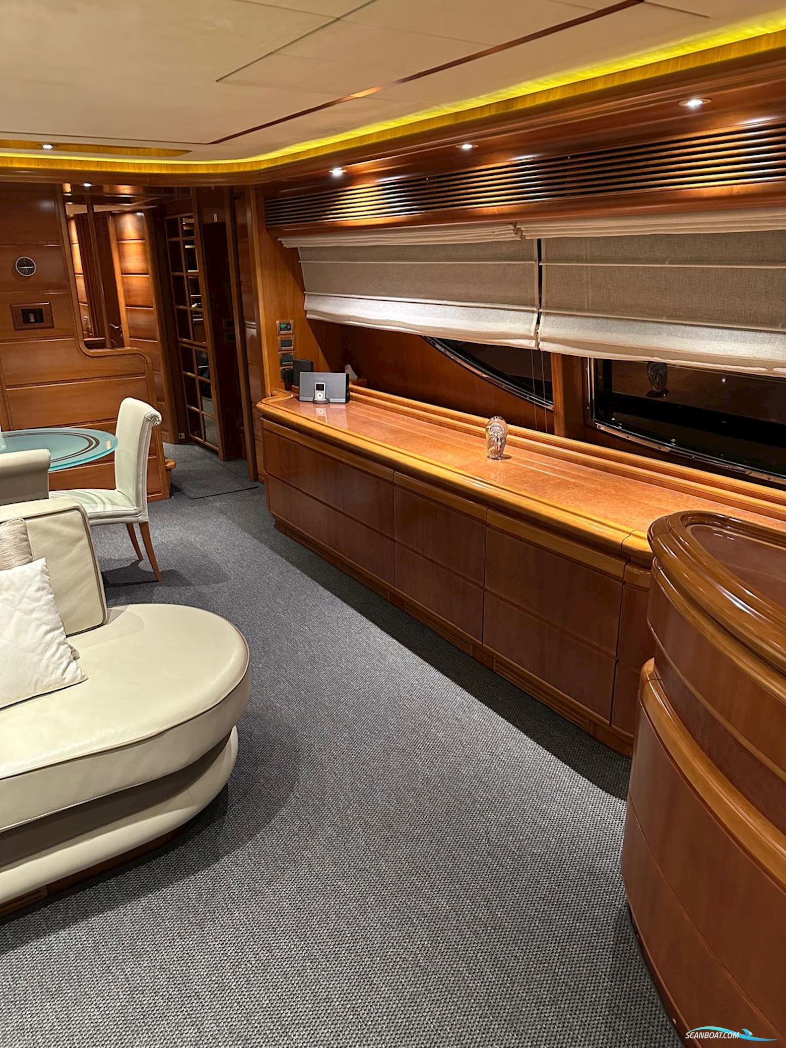 Ferretti Custom LINE 94