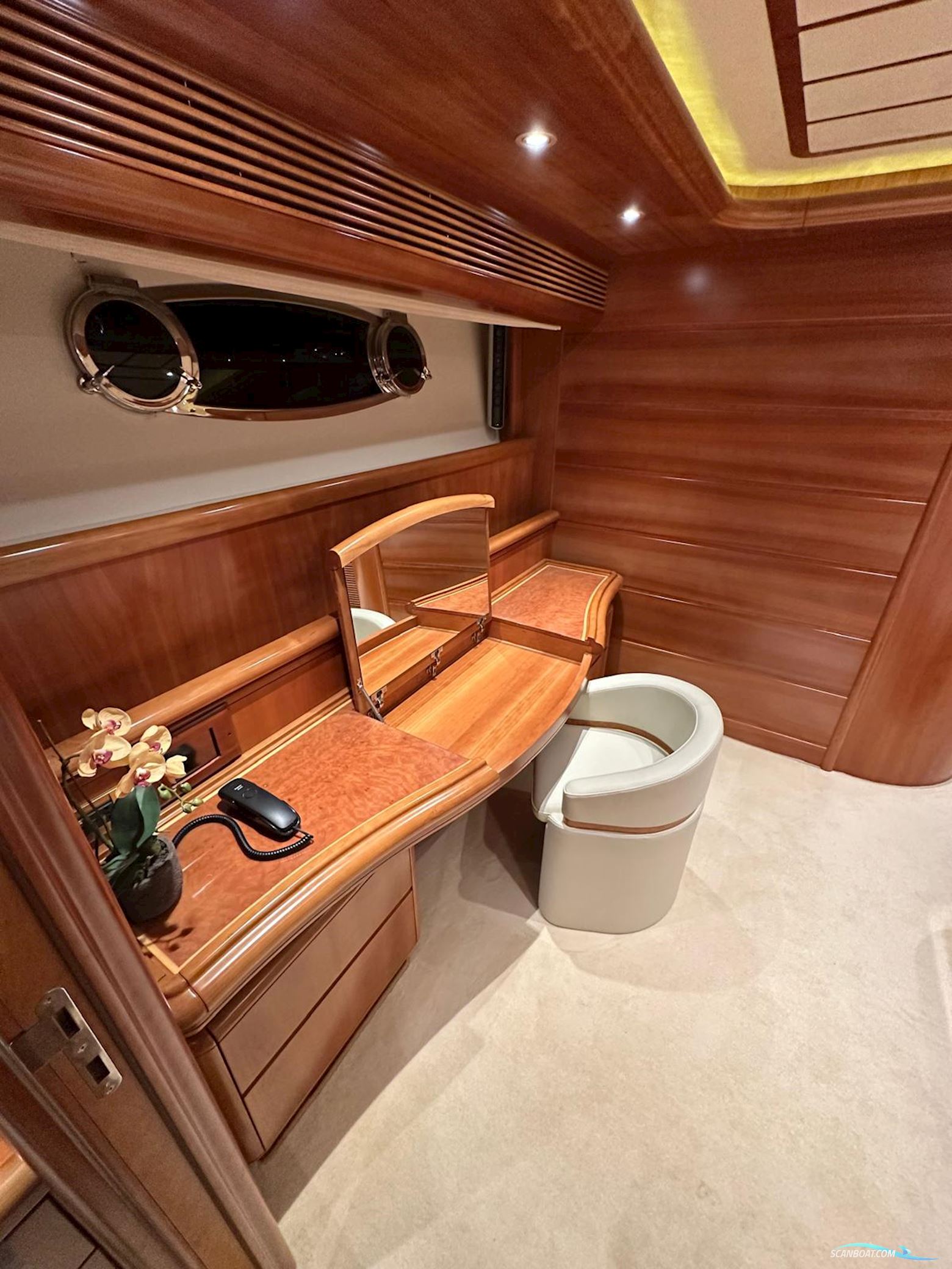 Ferretti Custom LINE 94