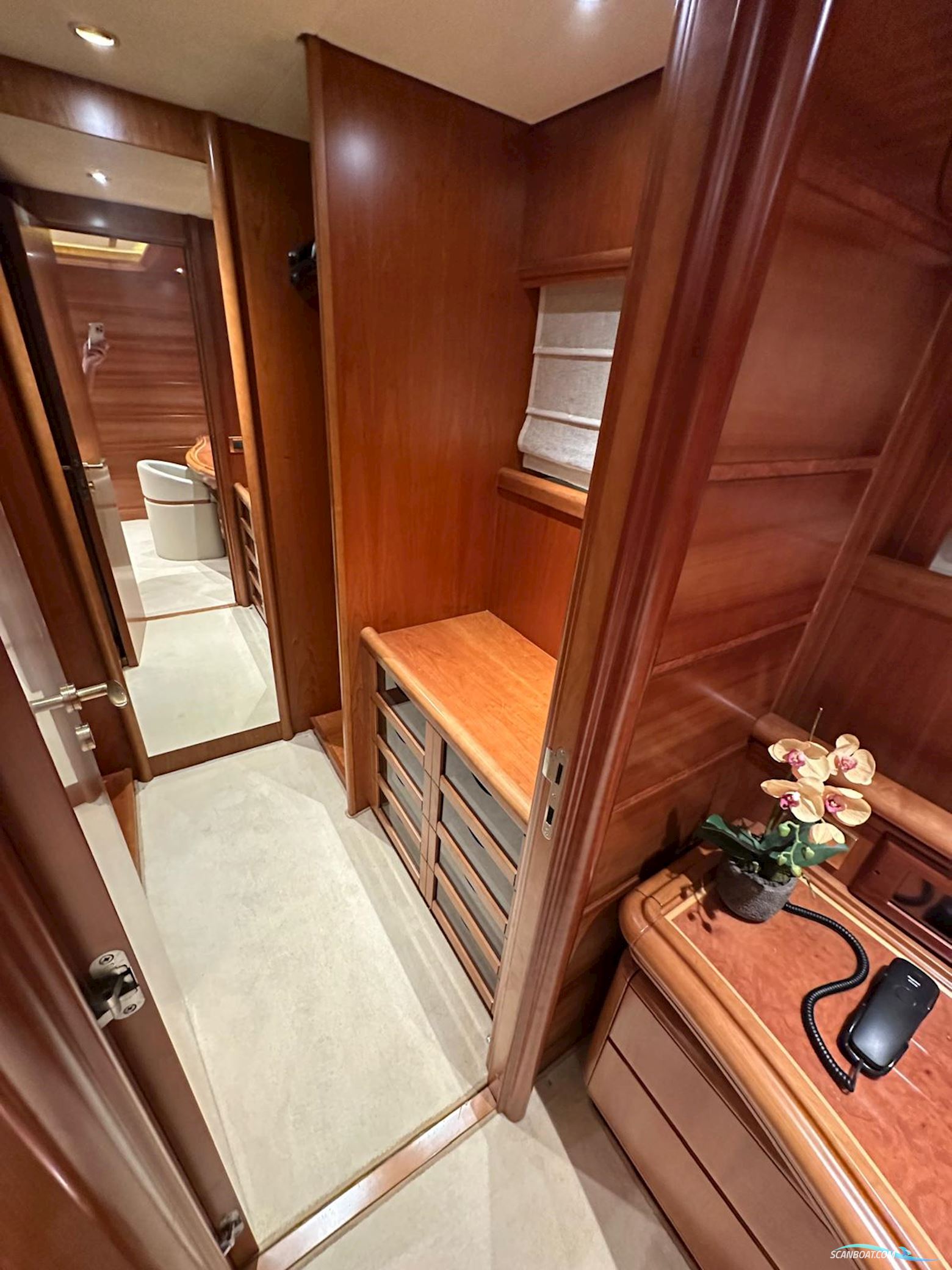 Ferretti Custom LINE 94