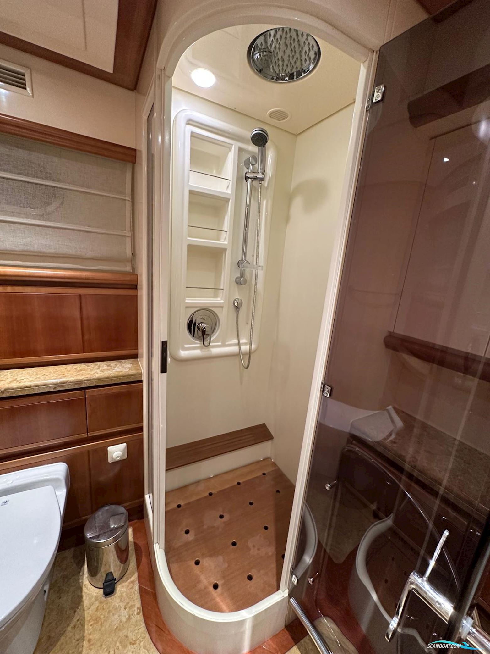 Ferretti Custom LINE 94