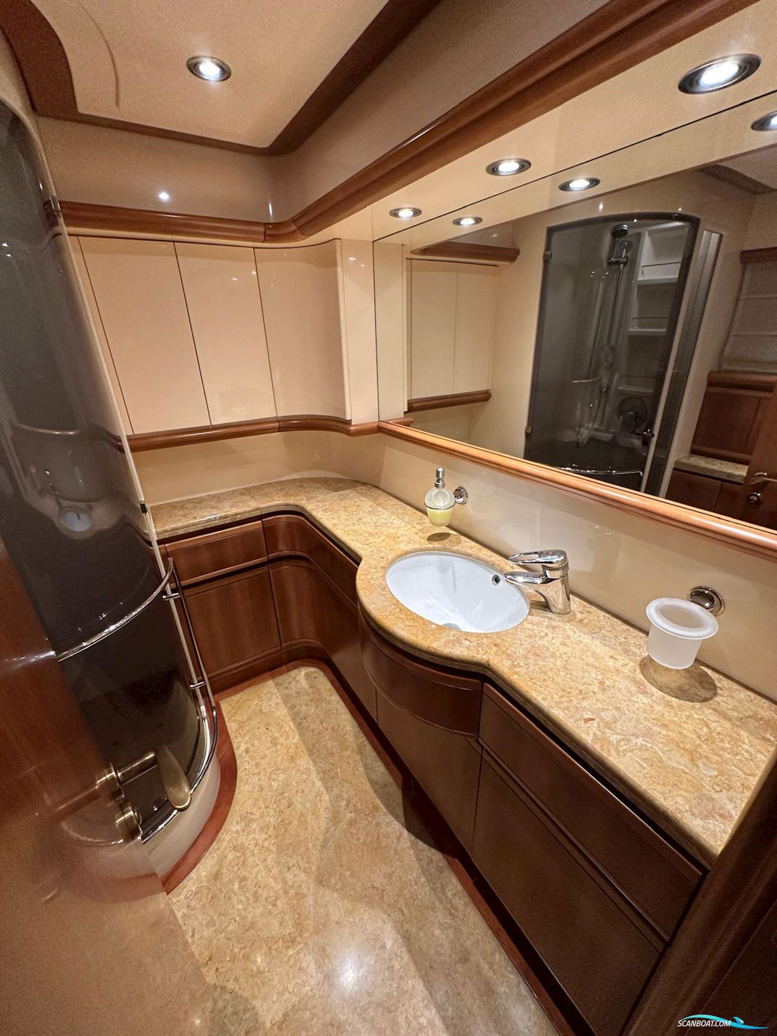 Ferretti Custom LINE 94