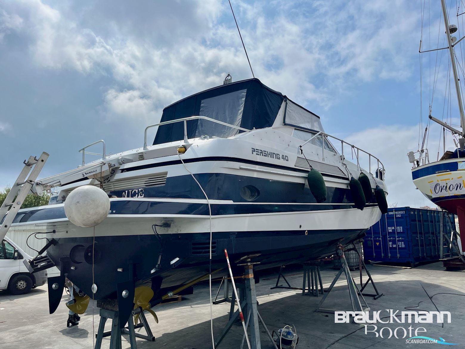 Ferretti Pershing 40
