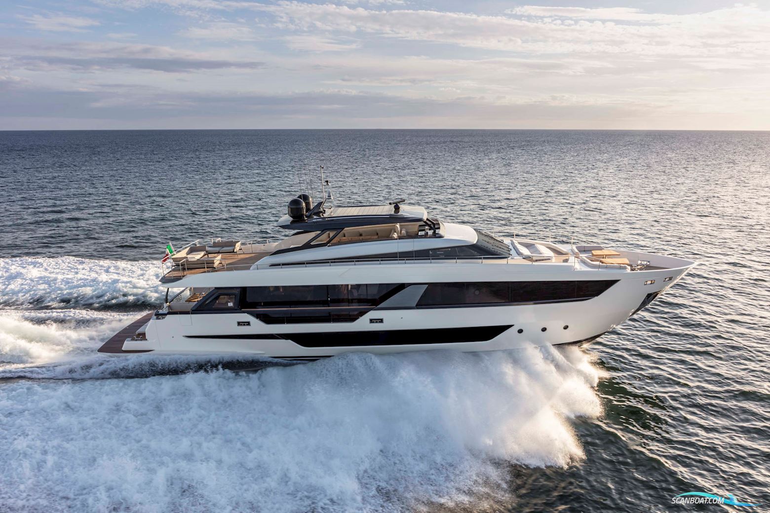Ferretti Yachts 1000