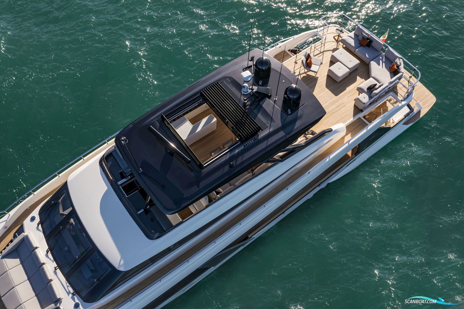 Ferretti Yachts 1000