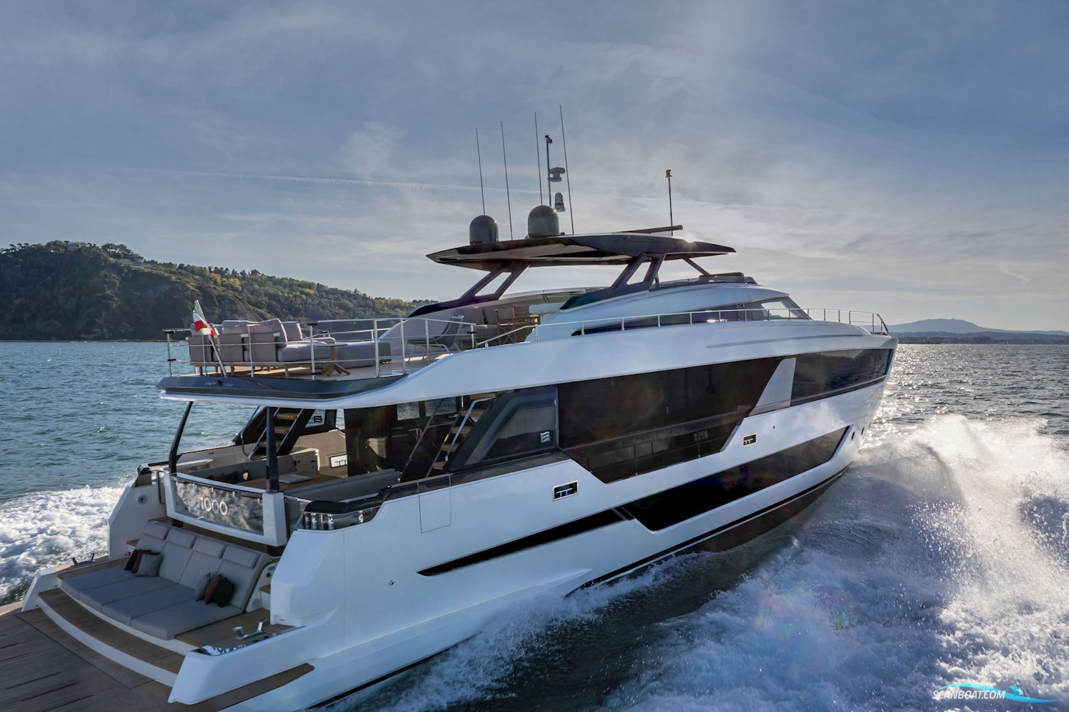 Ferretti Yachts 1000