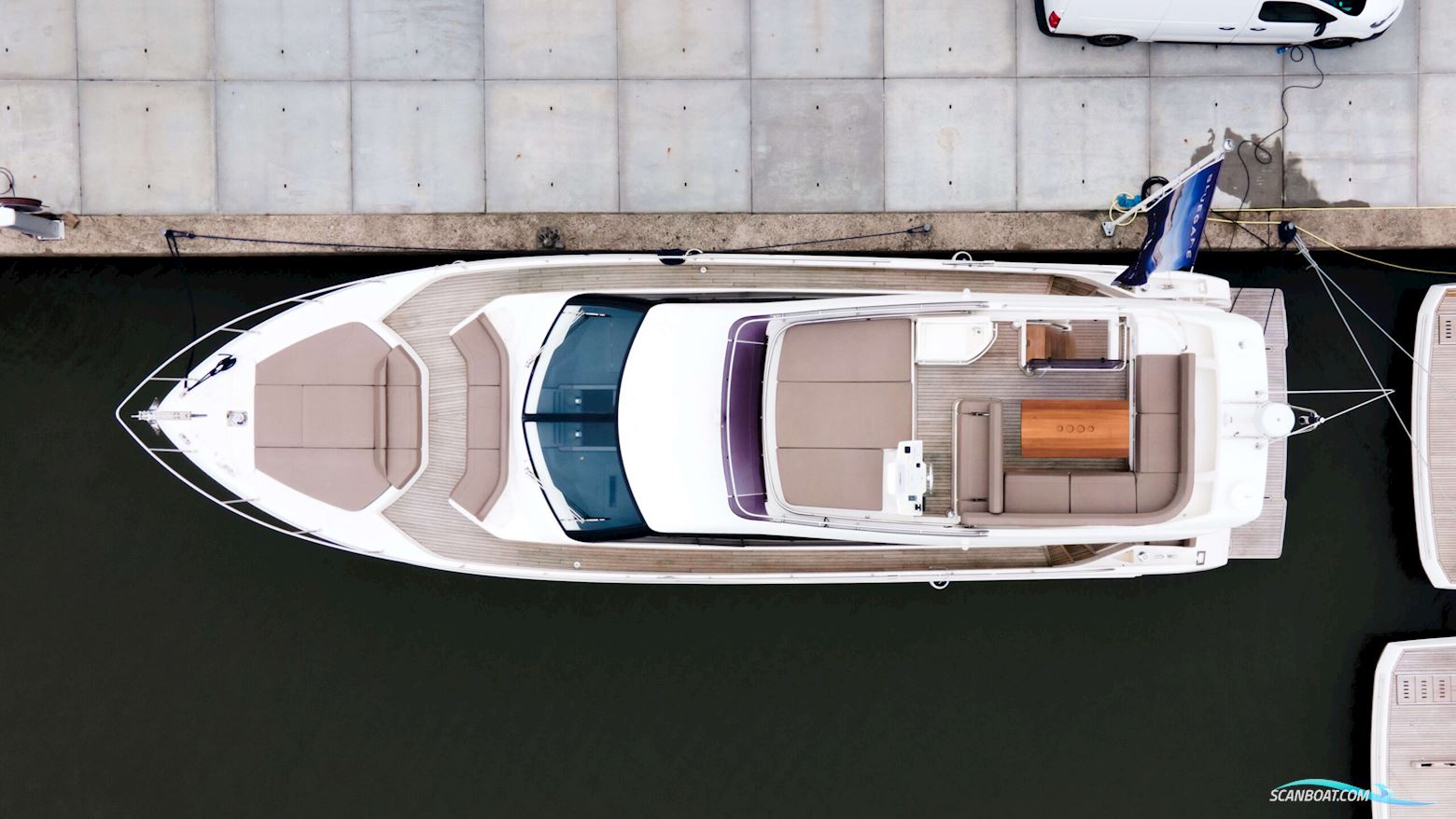 Ferretti Yachts 550