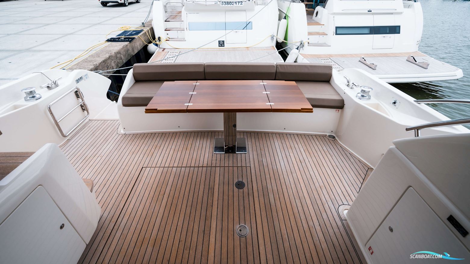 Ferretti Yachts 550