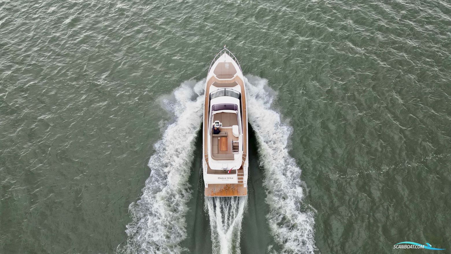 Ferretti Yachts 550