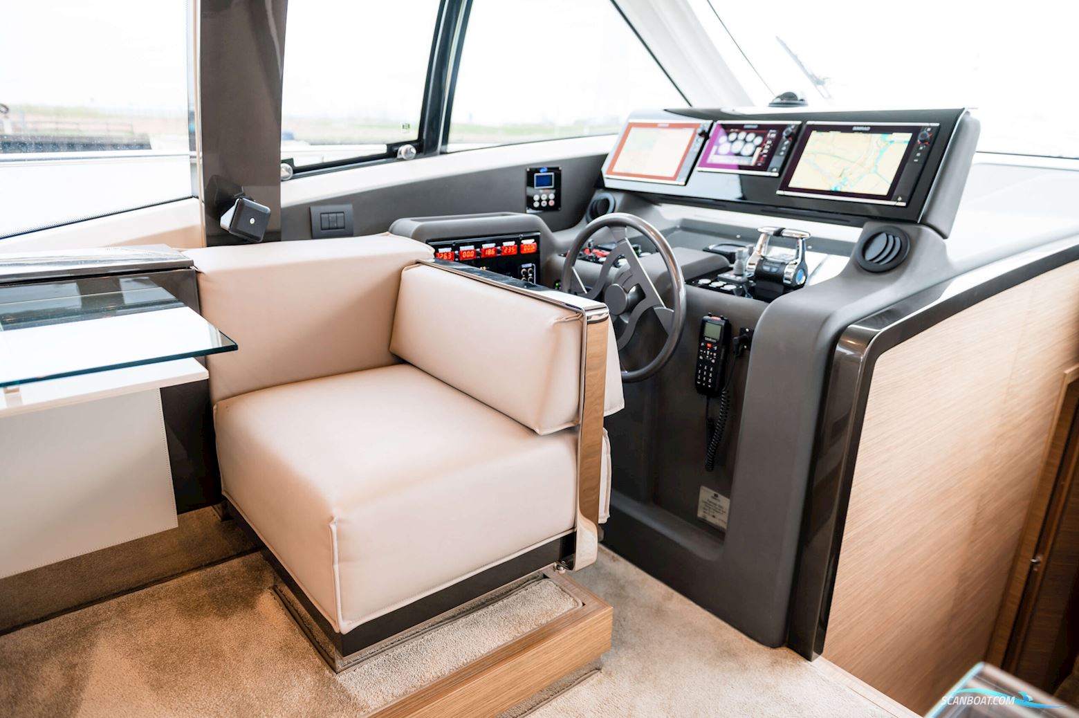 Ferretti Yachts 550