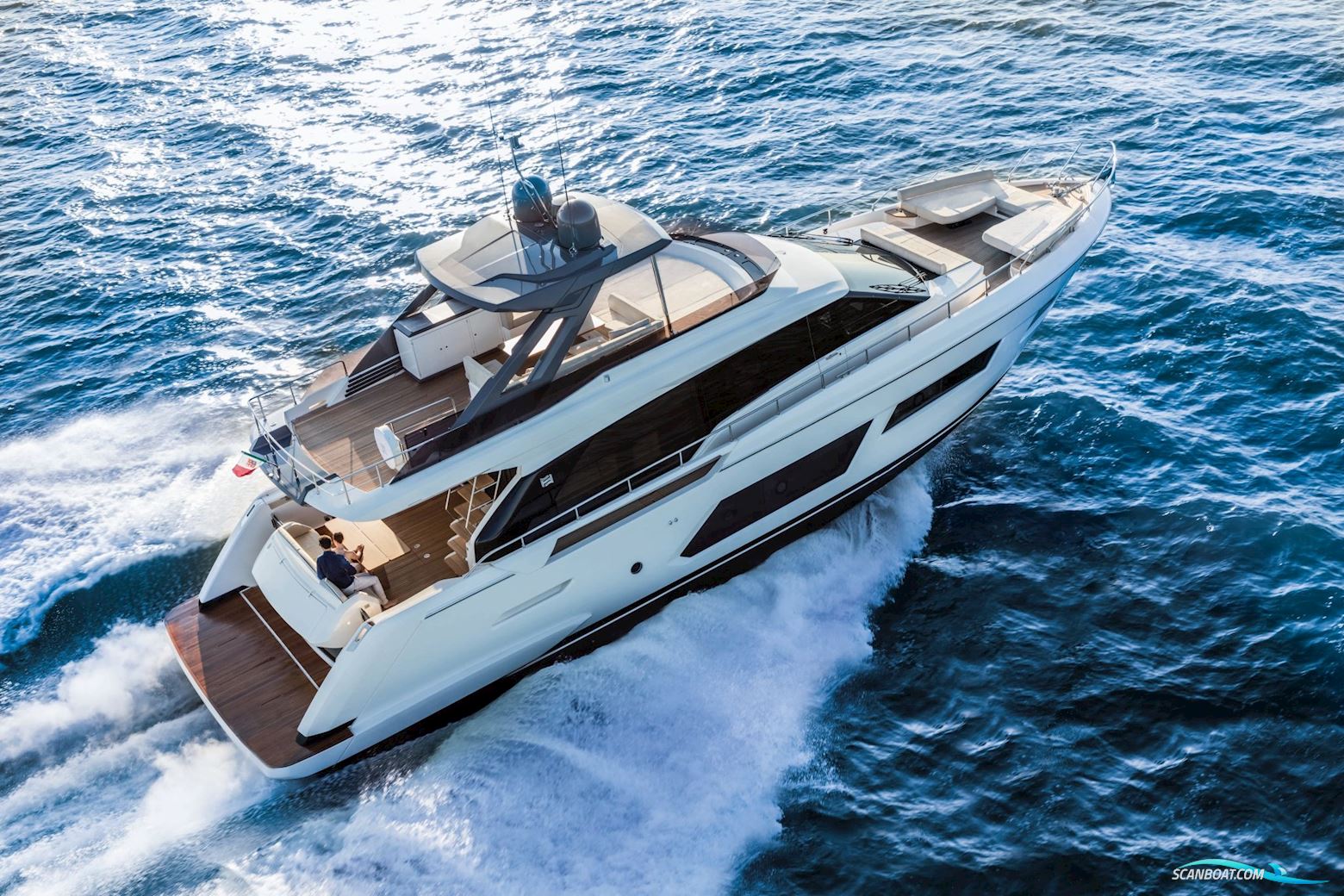 Ferretti Yachts 670