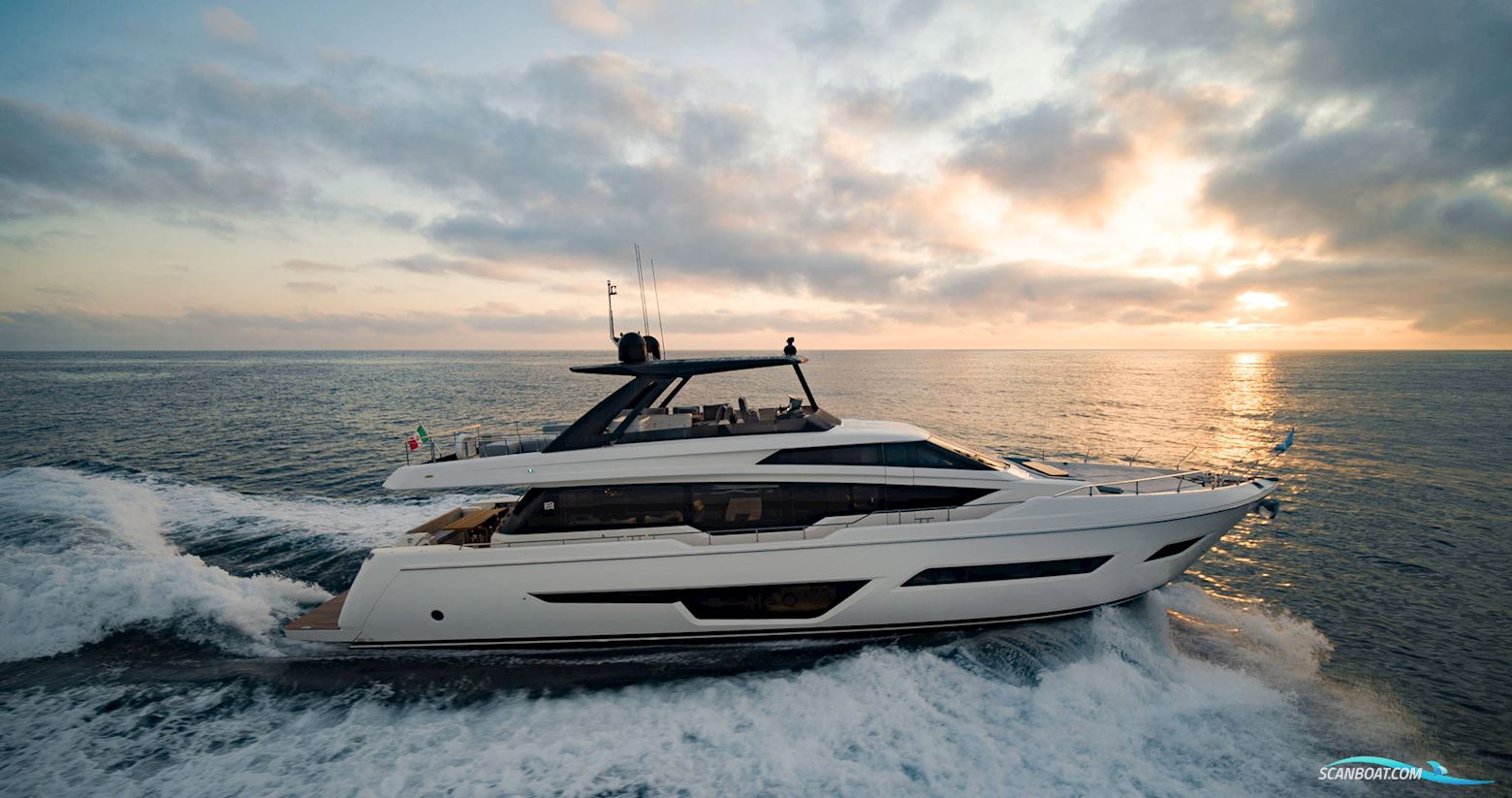 Ferretti Yachts 780
