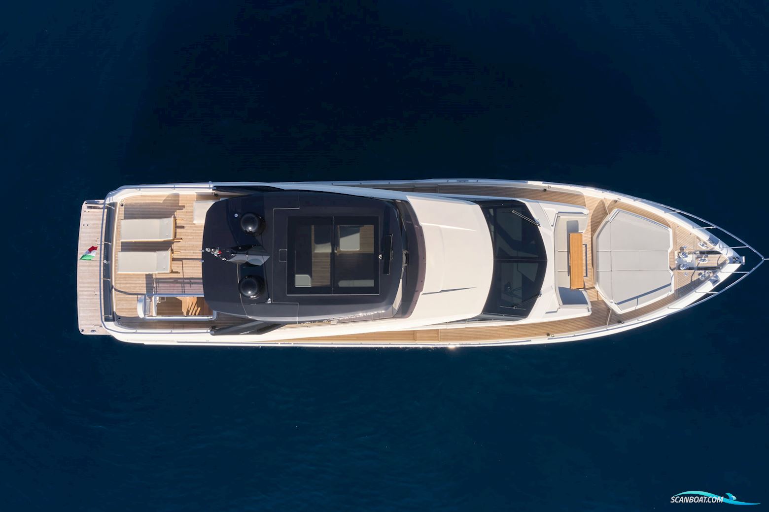Ferretti Yachts 780