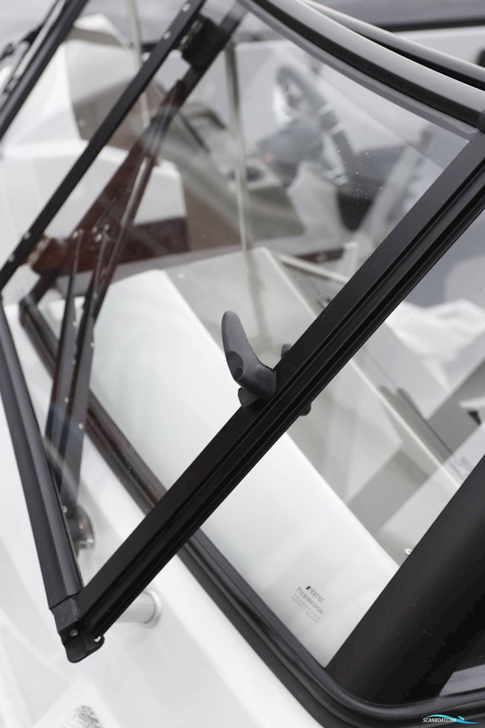 Finnmaster Husky R6 - Yamaha 150/Udstyr