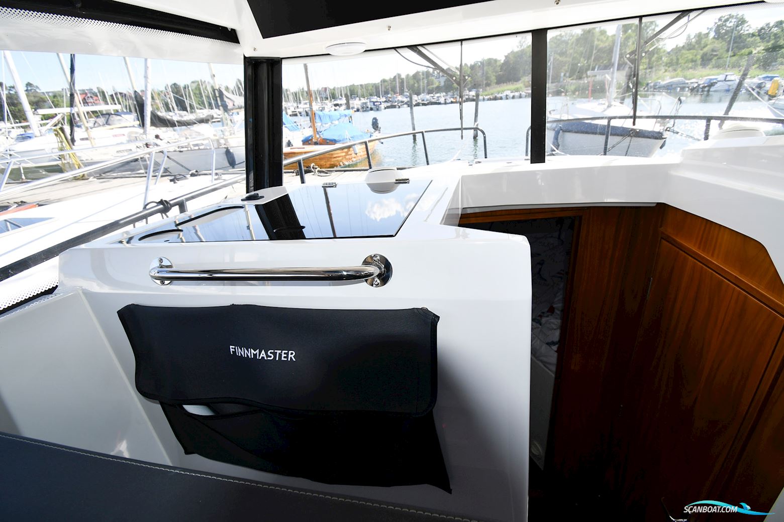 Finnmaster Pilot 8