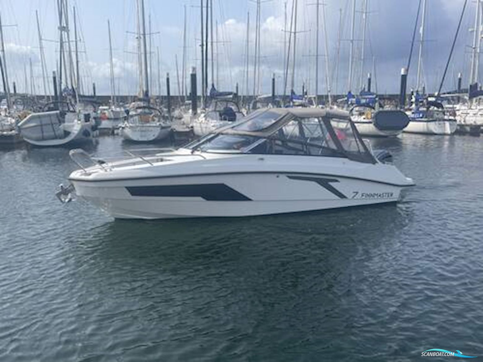 Finnmaster T7 Motorbåt 2021, med Yamaha V6 motor, England