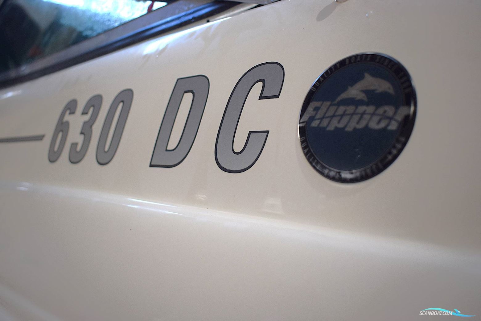 Flipper 630 DC m/ Mercury F150