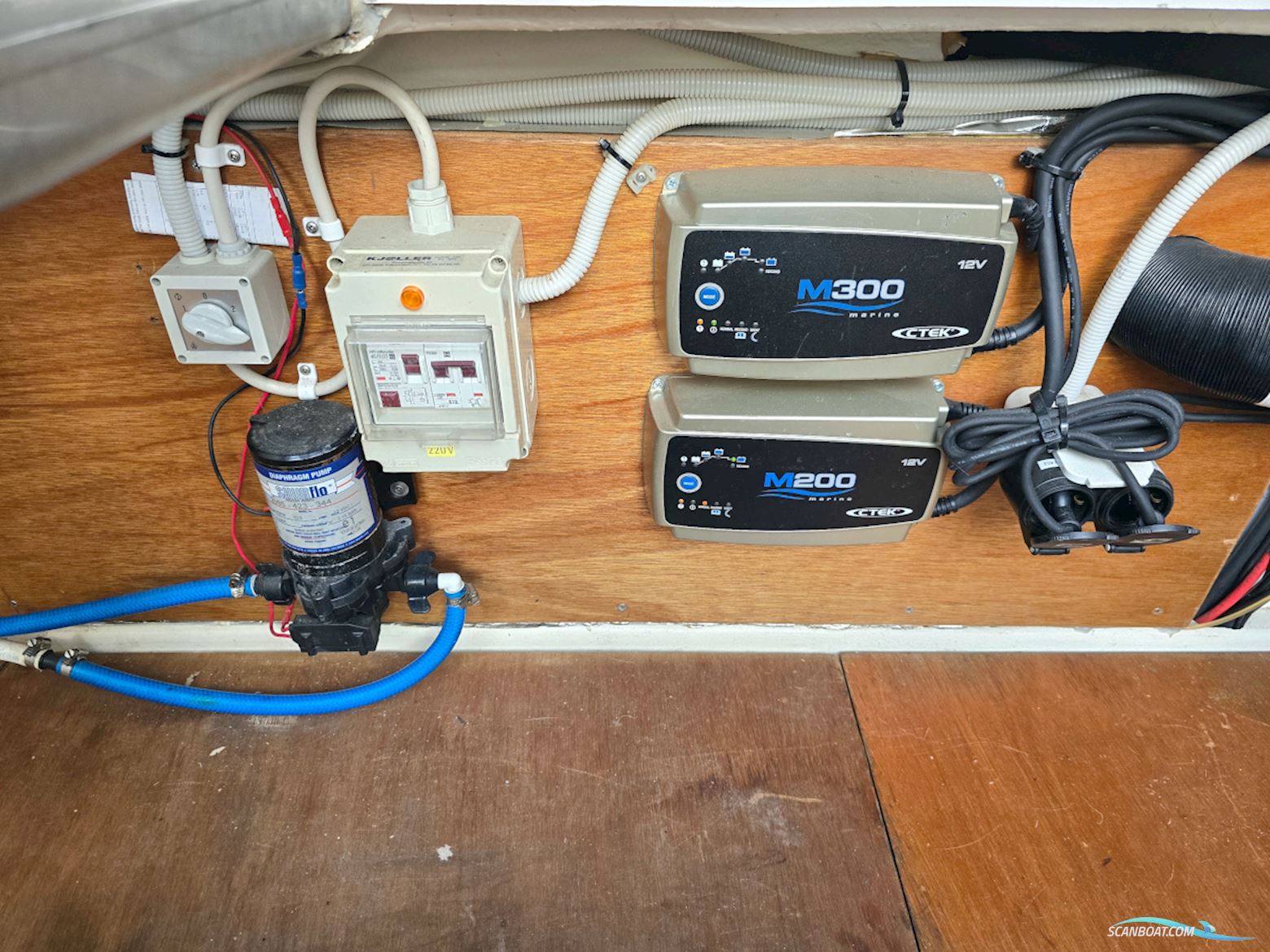 Forbina 10000 Volvo Penta Kad 300 Edc