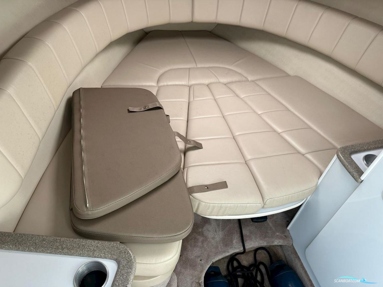 Formula  F-280 SS Cuddy cabin