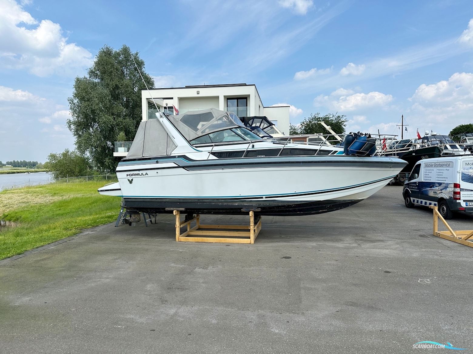 Formula 26PC Motorbåt 1988, med V8 motor, Holland