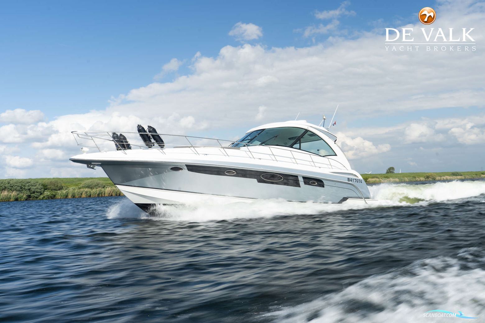 Formula 45 Yacht.