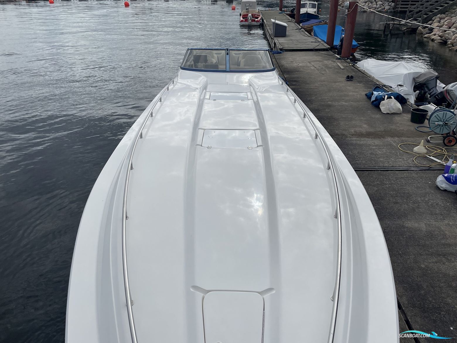 Fountain 47 Lightning