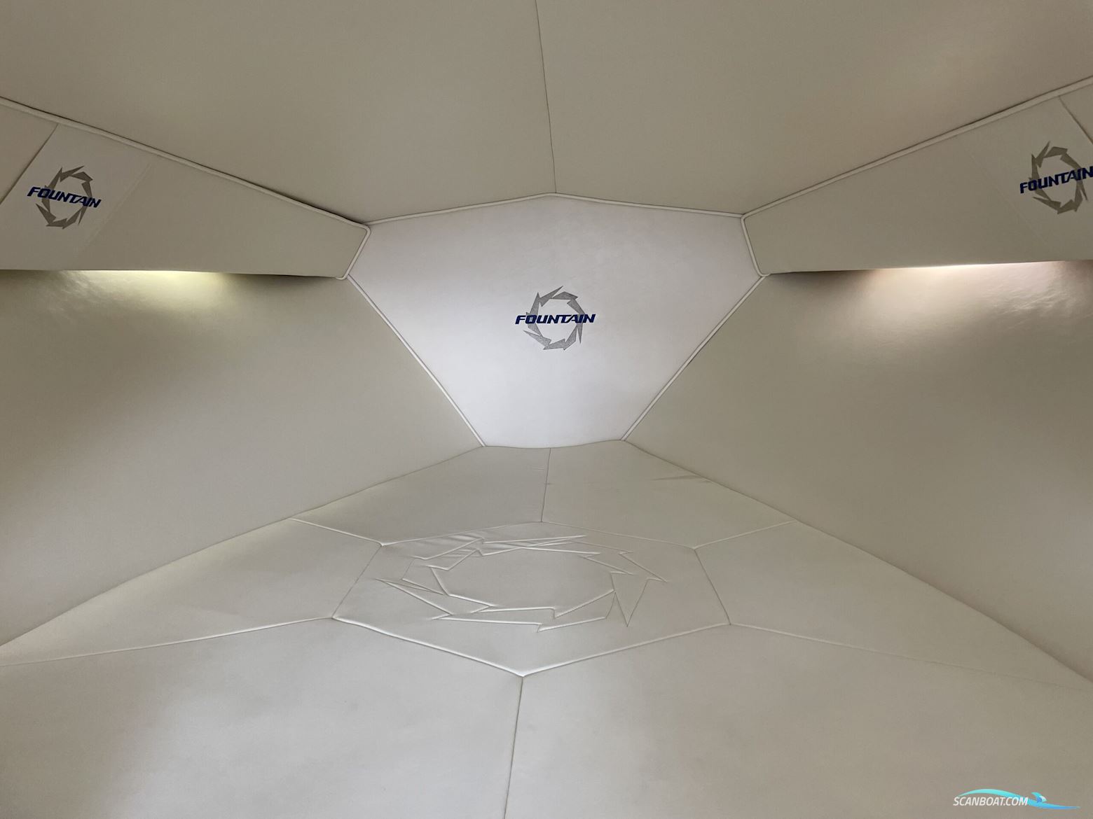 Fountain 47 Lightning